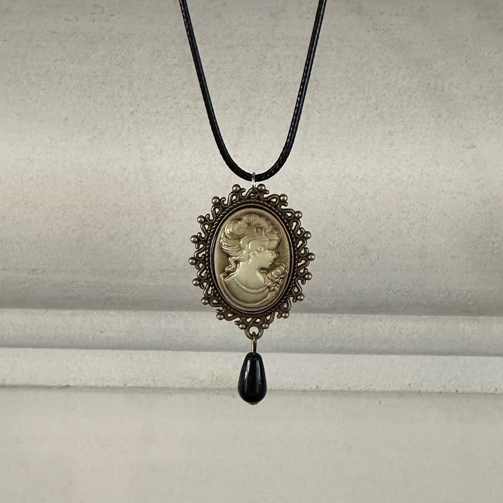 Ivory Victorian Cameo Necklace - Whimsigoth Academia Poetcore - Picture 2 of 8